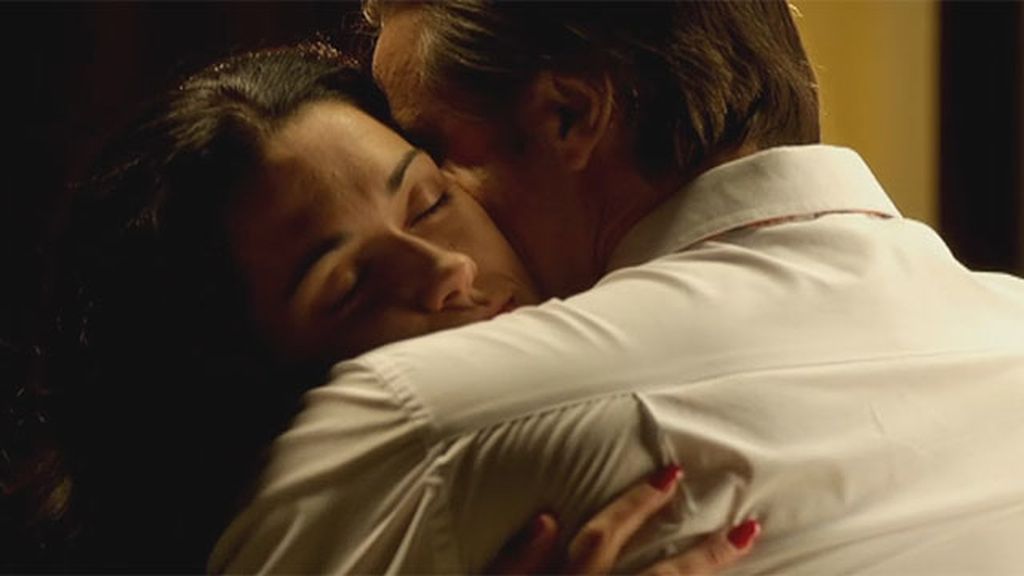 Julián, a Isabel: "Quiero que seas mi gitana, mi mujer, mi alcaldesa"