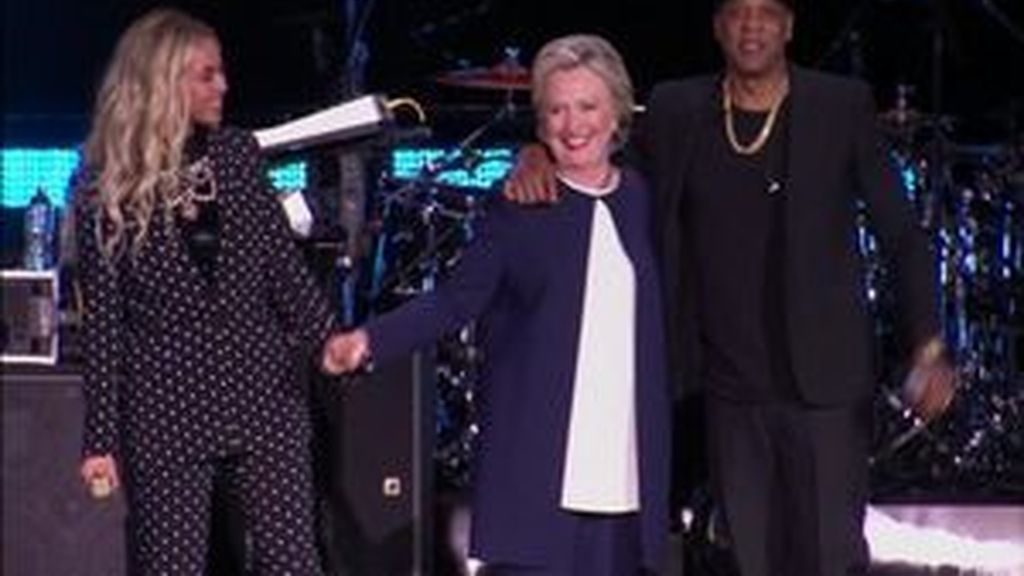 Hillary Clinton se sube al escenario con Jay Z y Beyoncé