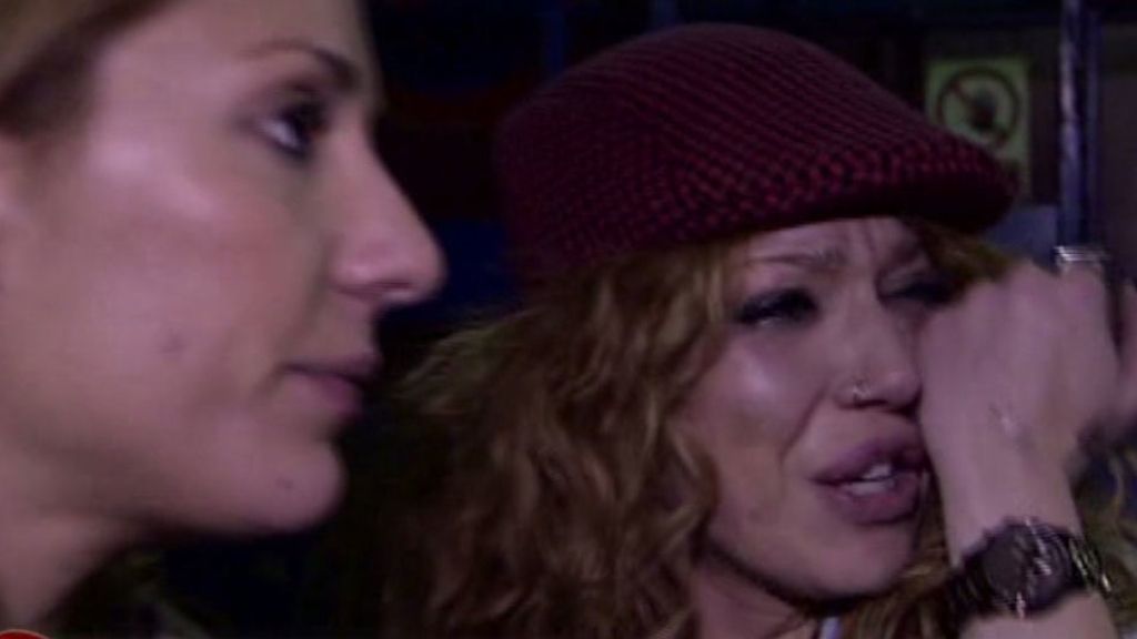 Se niega a desconfiar de su novia a pesar de la insistencia de los colaboradores