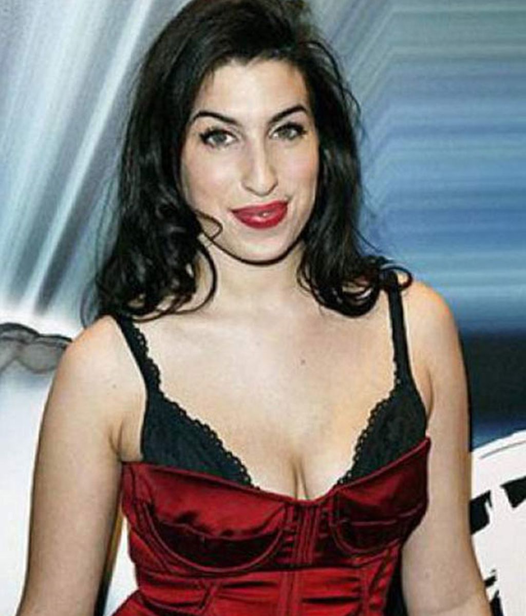 LA CANTANTE AMY WINEHOUSE EN EL AÑO 1990