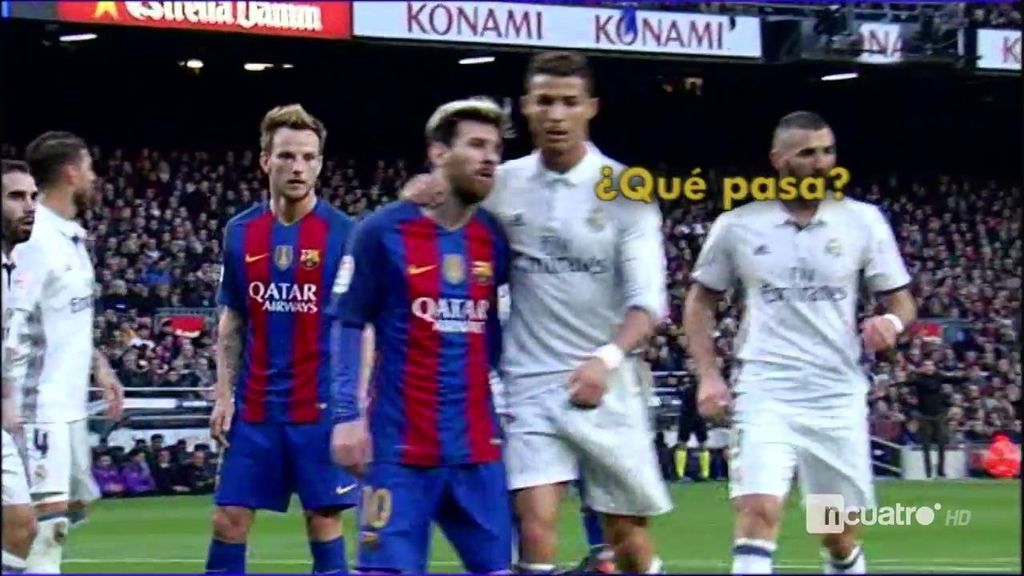 ¡Como dos amigos! El curioso gesto de Cristiano a Messi en El Clásico