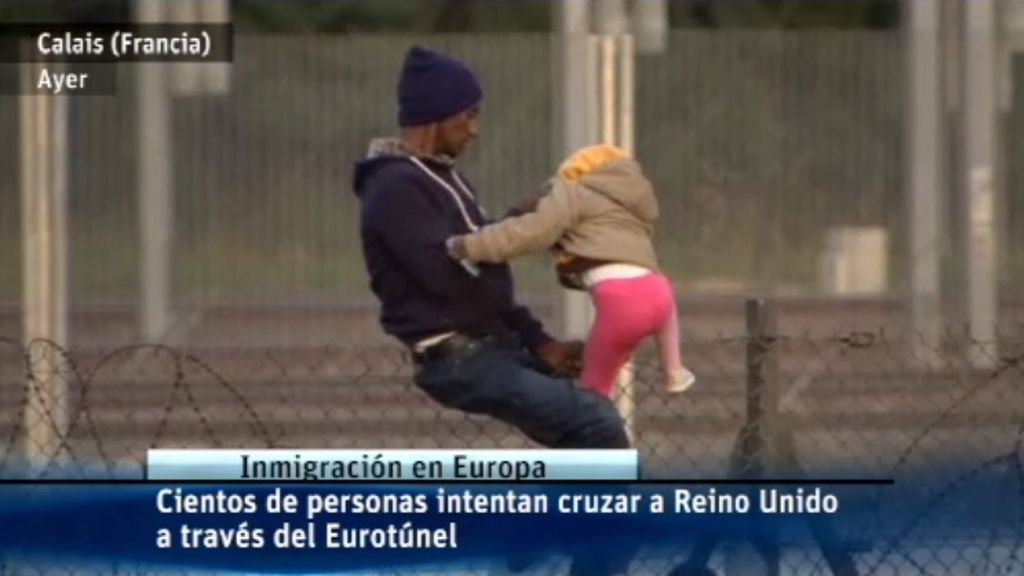 La desesperación de los inmigrantes en Calais tiene rostro infantil