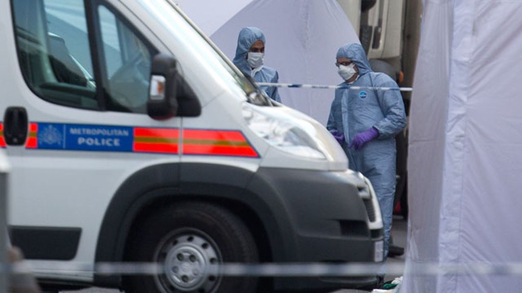 Dos hombres matan y degüellan a un soldado británico en Londres