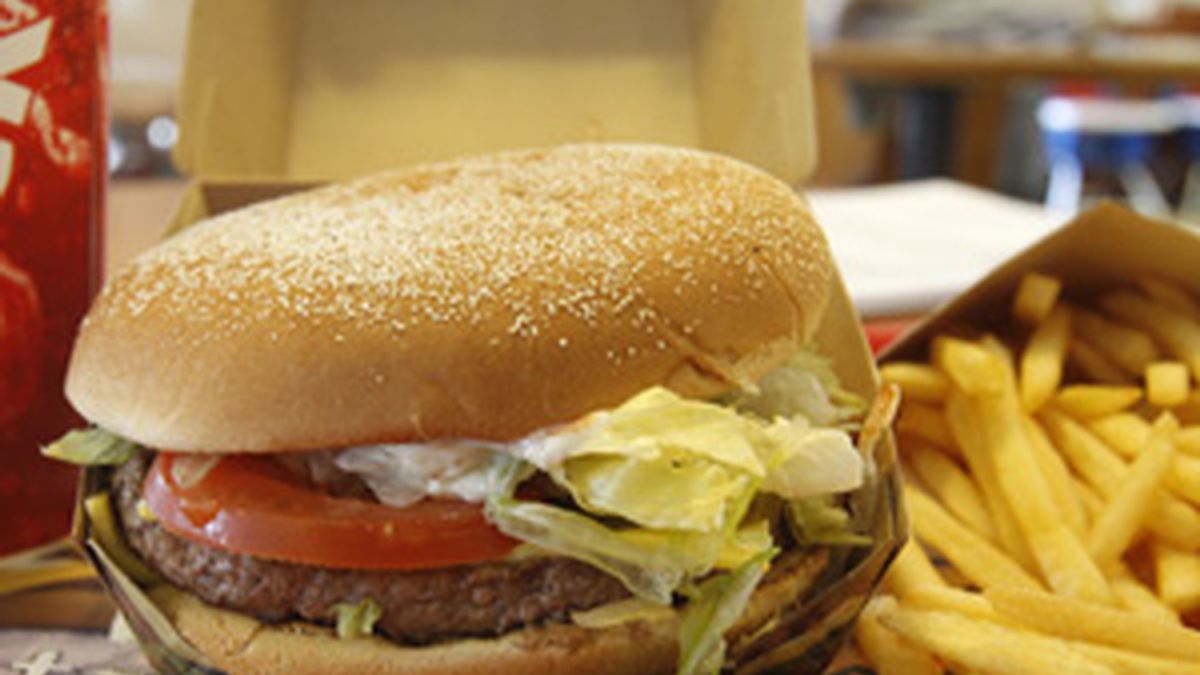 Las hamburguesas son alimentos ricos en grasas y pueden provocar adicción FOTO: GTRES