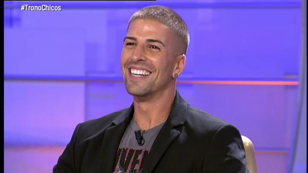 Labrador se estrena en el trono: "Quiero encontrar a una chica que me guste"