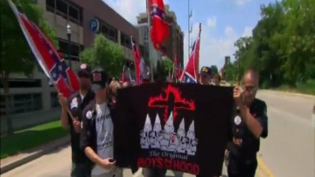 Polémica manifestación del 'Ku Klux Klan' a favor de la bandera Confederal