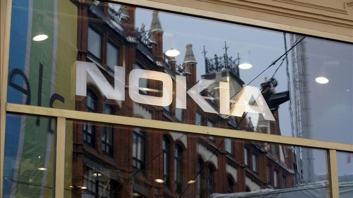 Exterior de una tienda de Nokia, líder mundial en telefonía móvil, en Helsinki, Finlandia. EFE
