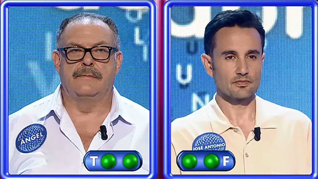 Ángel le arrebata la silla azul a José Antonio