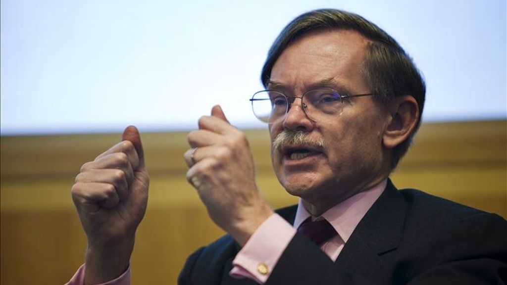 En la imagen, el estadounidense Roberto B. Zoellick, presidente del Banco Mundial, habla en la reunión anual de grupo Bretto Woods 2011 "Riesgos del sistema global" en el Fondo Monetario Internacional (FMI), en Washington, Estados Unidos, el 19 de mayo de 2011. EFE