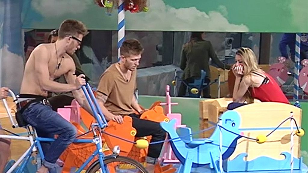 Cuentacuentos, un carrusel y un montón de globos