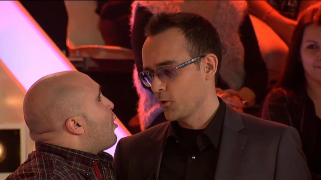 ¡El representante del jurado popular se apunta a un bombardeo!