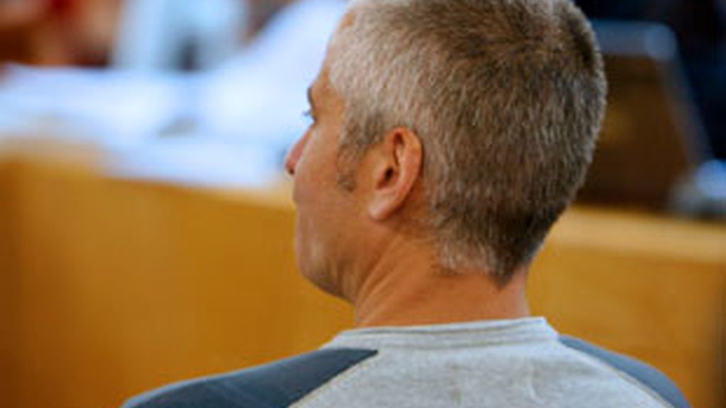 El ex jefe militar de ETA Javier García Gaztelu, 'Txapote', se ha negado a declarar en el juicio que se sigue en la Audiencia Nacional por el asesinato de dos guardias civiles en Sallent de Gállego (Huesca) el 20 de agosto de 2000. Vídeo: Informativos Telecinco.