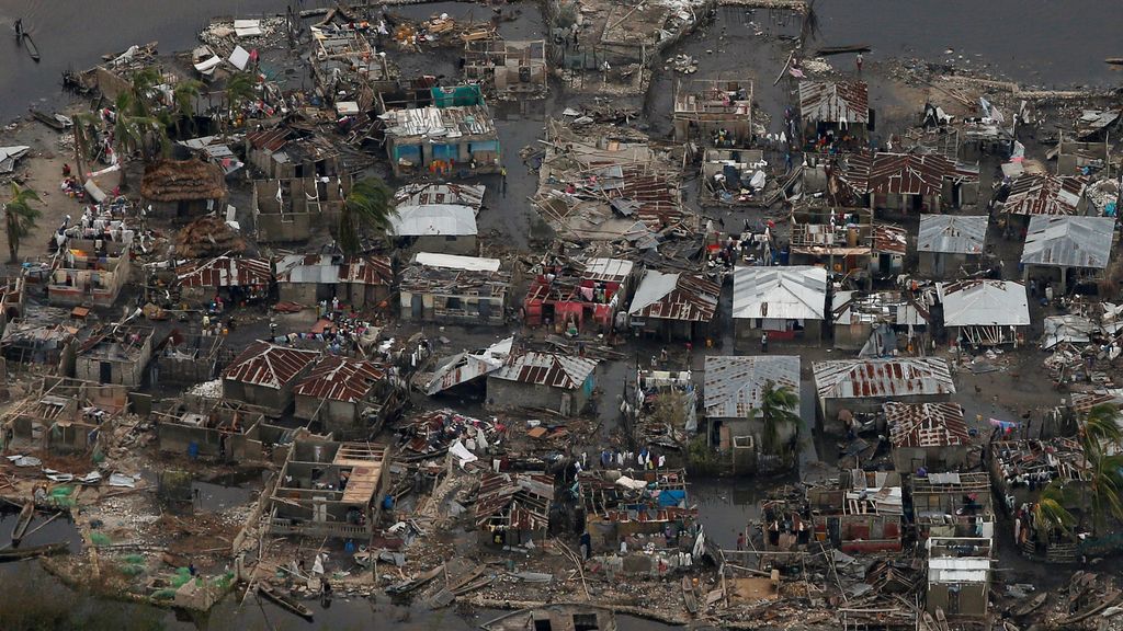 Matthew golpea Florida tras dejar más de 300 muertos en Haití