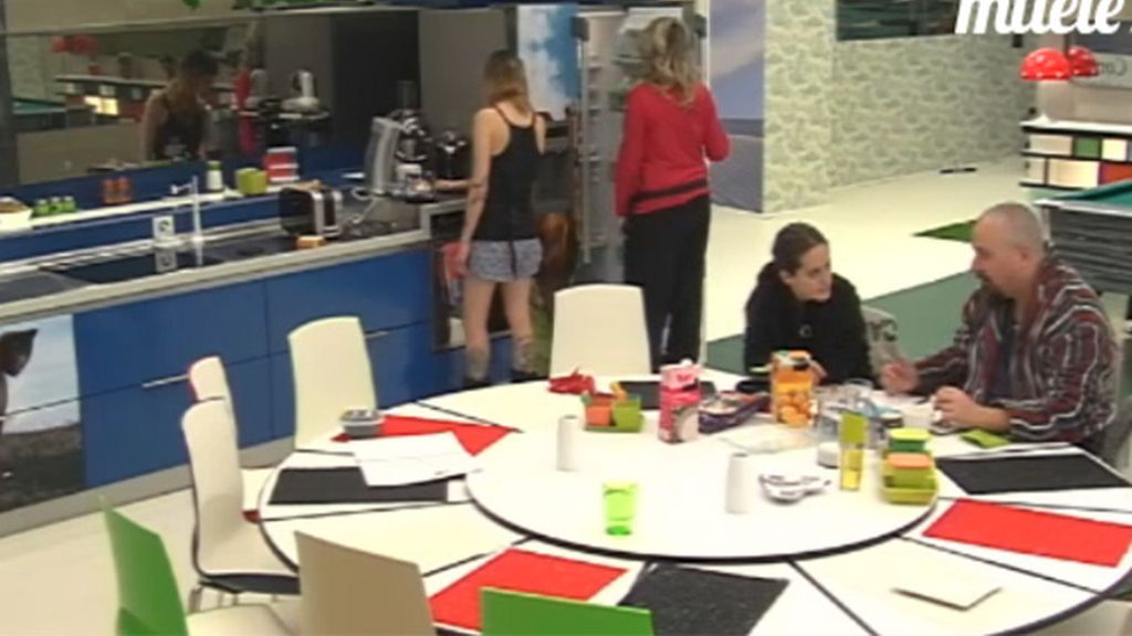 A vueltas con la cafetera y primeras "conspiraciones"