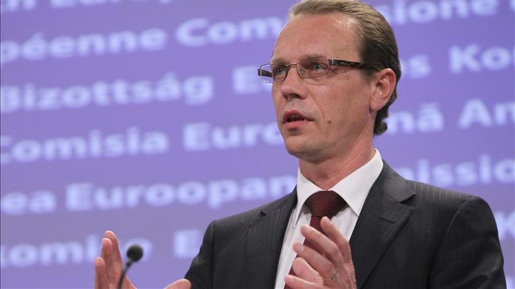 El comisario europeo de Fiscalidad, Algirdas Semeta, durante una rueda de prensa. EFE/Archivo El comisario europeo de Fiscalidad, Algirdas Semeta, durante una rueda de prensa. EFE/Archivo