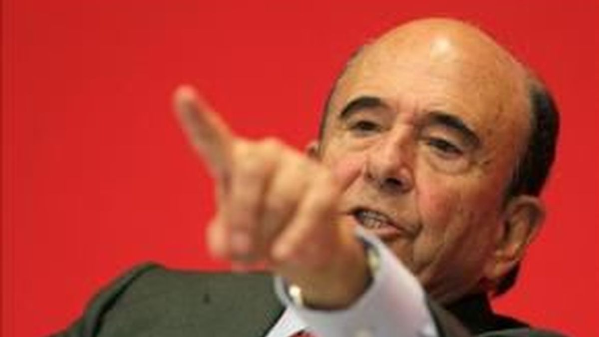 El presidente del banco Santander, Emilio Botín, descarta la segunda recesión y cree que lo que dice el broker Rastani es un disparate. Foto Archivo EFE