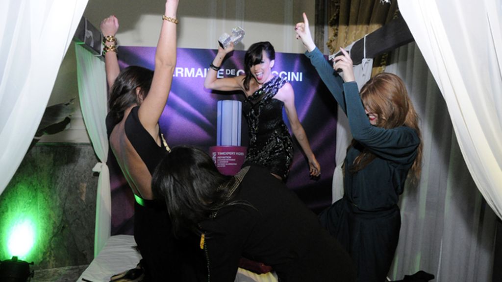 Raquel del Rosario y Eva Amaral acabaron saltando sobre las camas