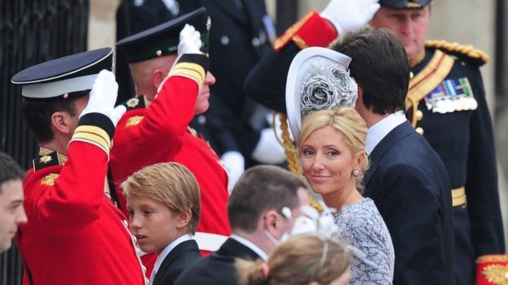 Los invitados, de punta en blanco