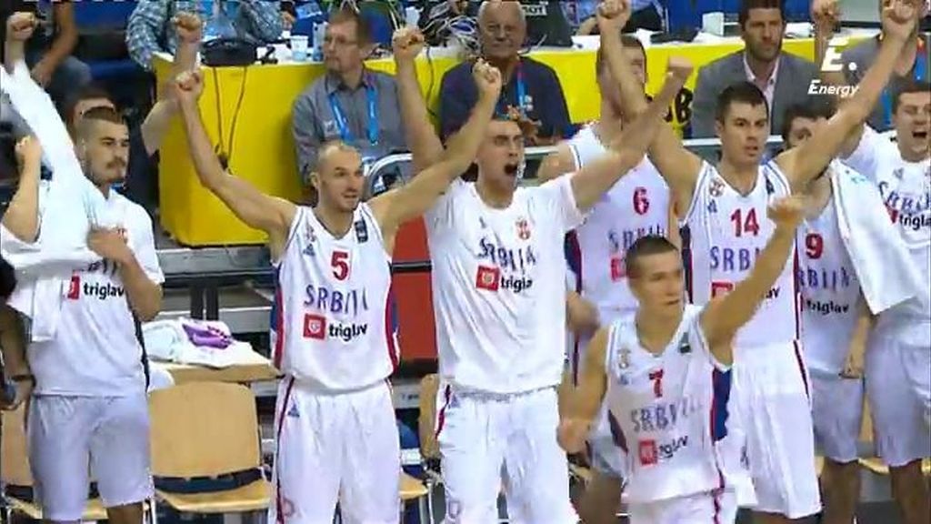 ¡Bjelica decide con una bomba a lo Navarro y da la victoria a Serbia ante Alemania!