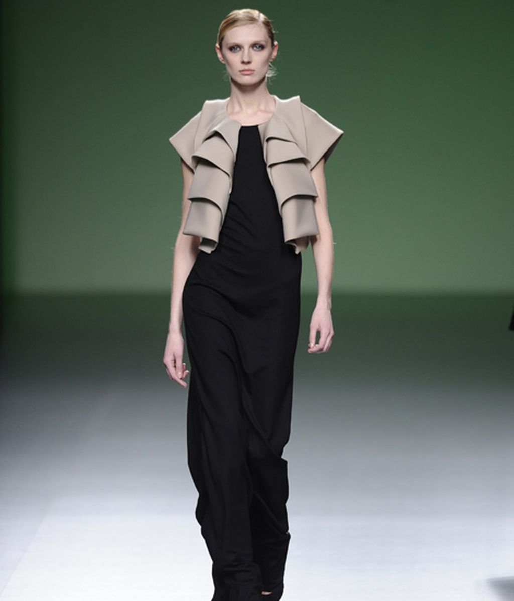 Volúmenes en faldas, vestidos y chaquetas