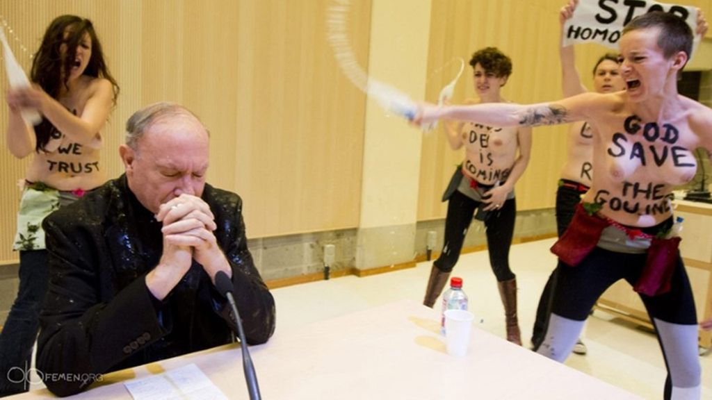 FEMEN acusa a la Iglesia Católica de incitar al odio y la homofobia
