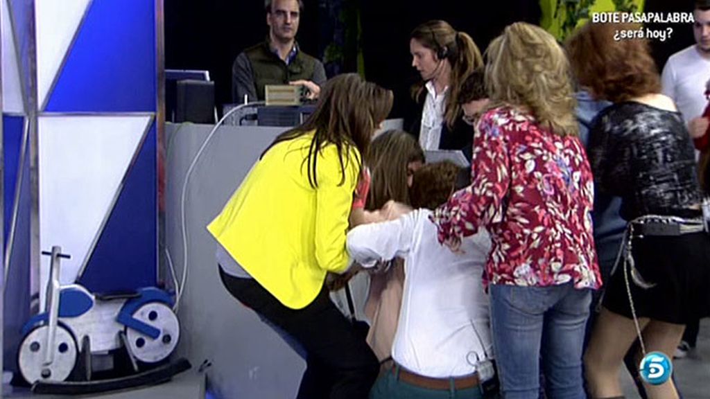 Margarita Seisdedos se cae antes de que su hija entrara en plató