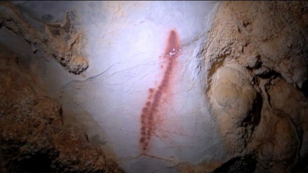 Hallan pinturas rupestres anteriores a Altamira en una cueva de Cantabria