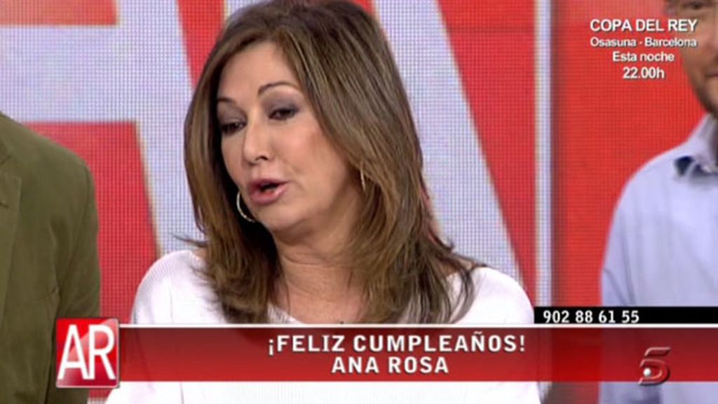 La presentadora ha recibido un ramo de flores y magdalenas por su cumpleaños