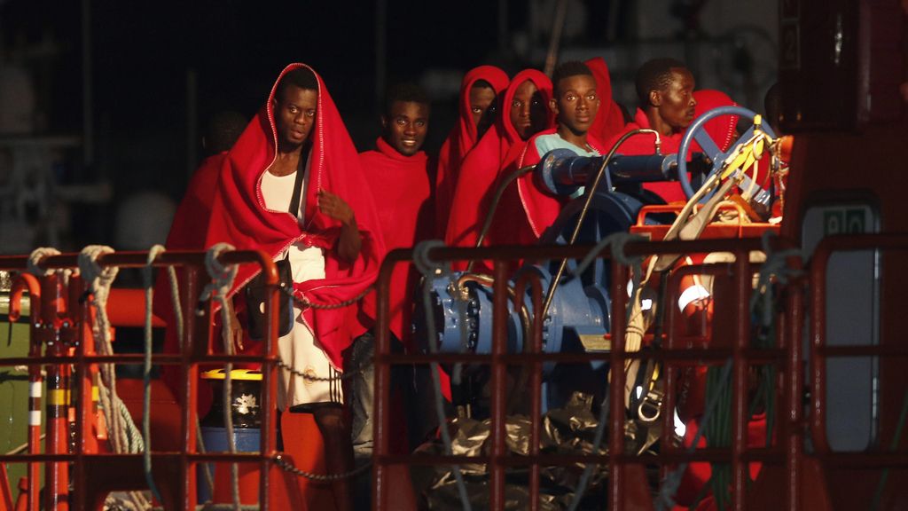 Llega a Almería una patera con 27 inmigrantes a bordo