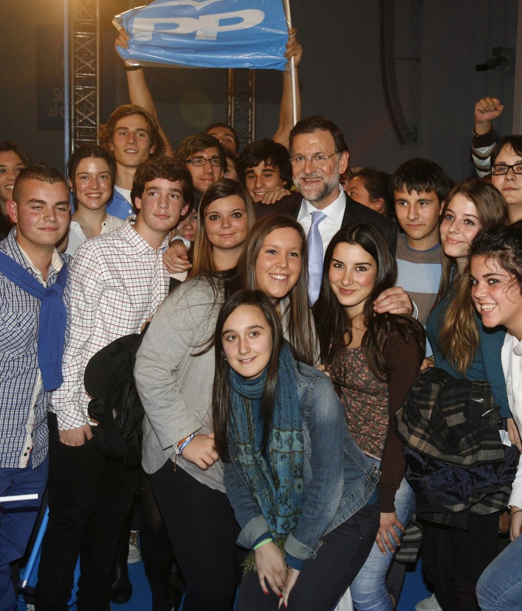 La juventud popular con su líder