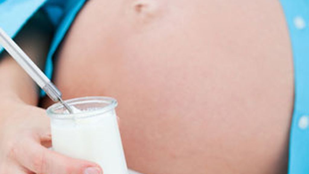 Yogur bajo en grasa y embarazadas no son buena combinación