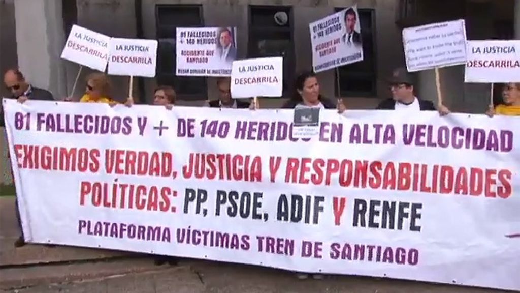 Familiares y víctimas del tren de Santiago piden Justicia