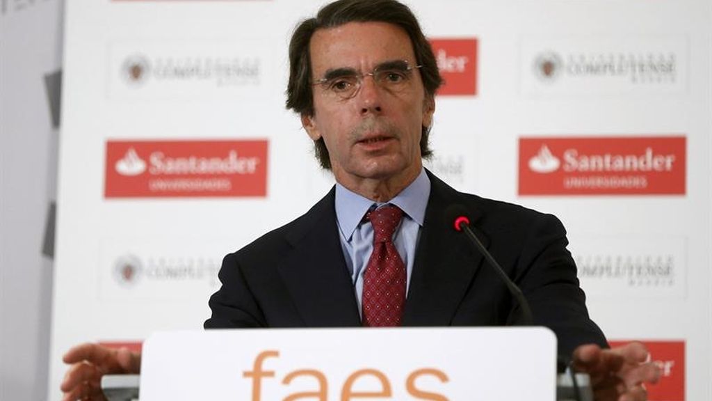 Aznar: "El PP ha demostrado una gran solidez y merece mi elogio y felicitación"