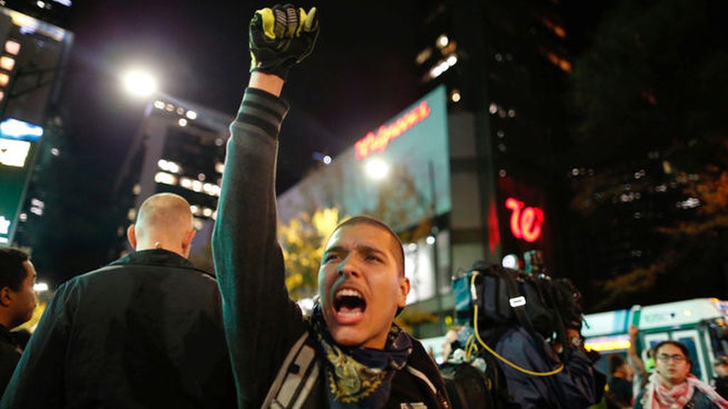 Vuelven las protestas raciales a Charlotte tras absolver a un policía