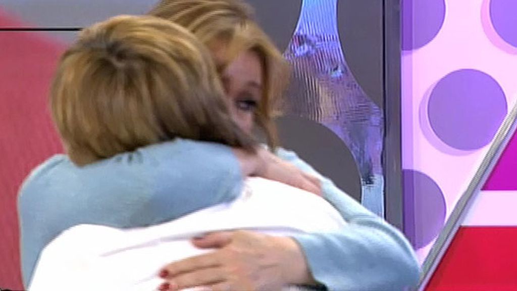 Las lágrimas de Chelo y el abrazo de Mila