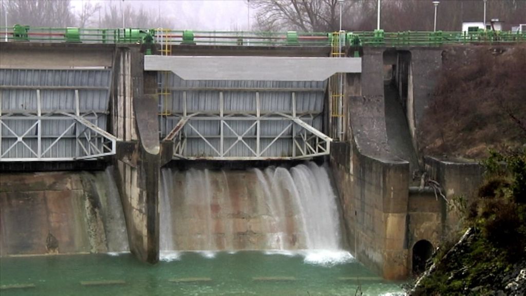 El río Gállego presenta altos índices de contaminación por vertidos de una fábrica