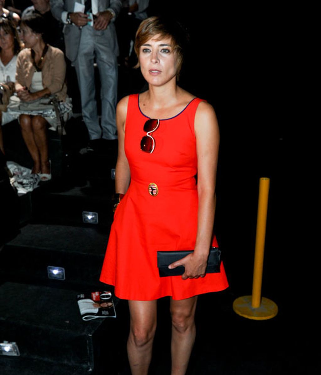 Desfile de famosos en Cibeles 2011