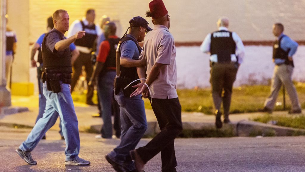 La muerte de un hombre negro a manos de la policía desata nuevas protestas en St. Louis