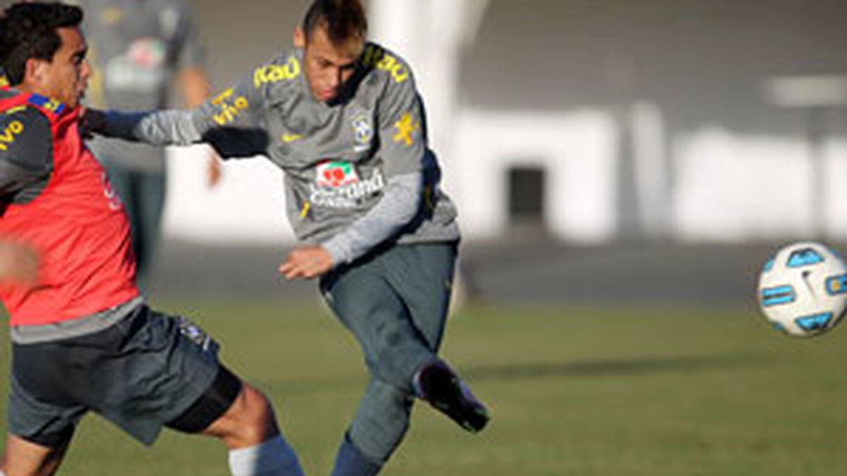 Neymar durante un entrenamiento con la selección de Brasil en la Copa América. Foto: EFE