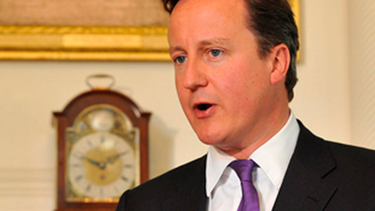 Cameron ha anunciado que va a ordenar una investigación pública sobre el "vergonzoso" escándalo de las escuchas telefónicas. FOTO: EFE