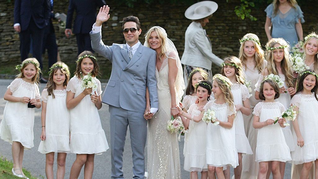 Kate Moss se casa con Jamie Hince con vestido de Galliano