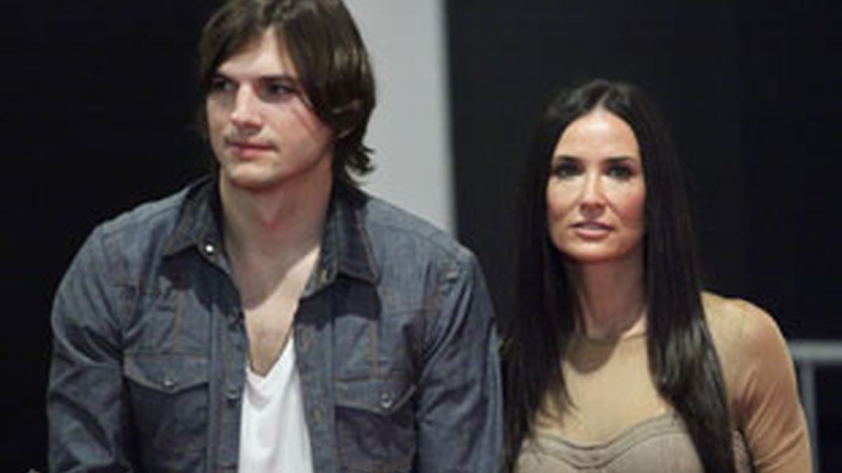 Ashton Kutcher y Demi Moore, el centro de todas las miradas. Foto: Gtres