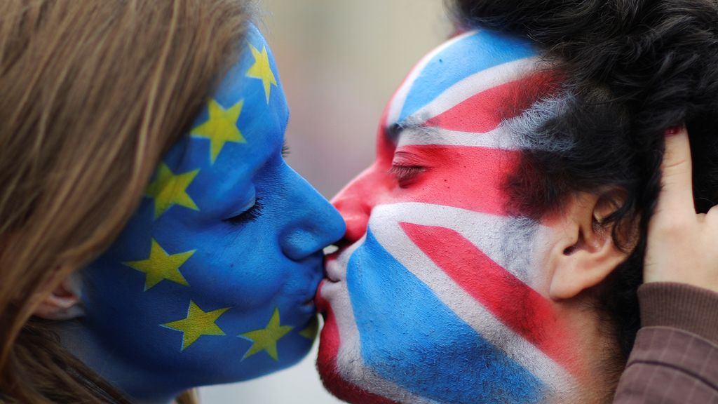 Un beso  o un adiós entre Europa y Reino Unido