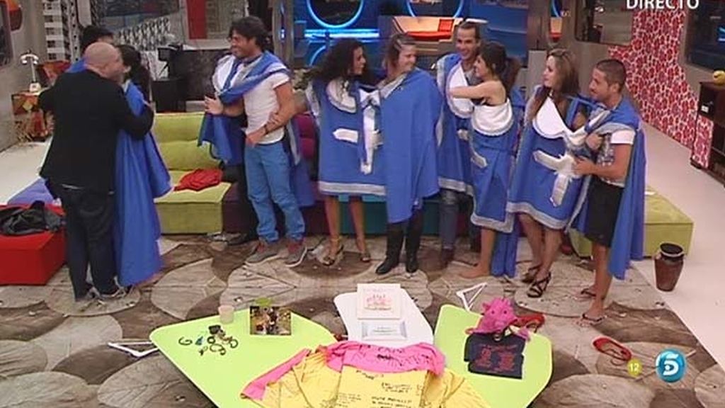 El hijo de Isabel Pantoja ha pinchado un tema inédito para los concursantes