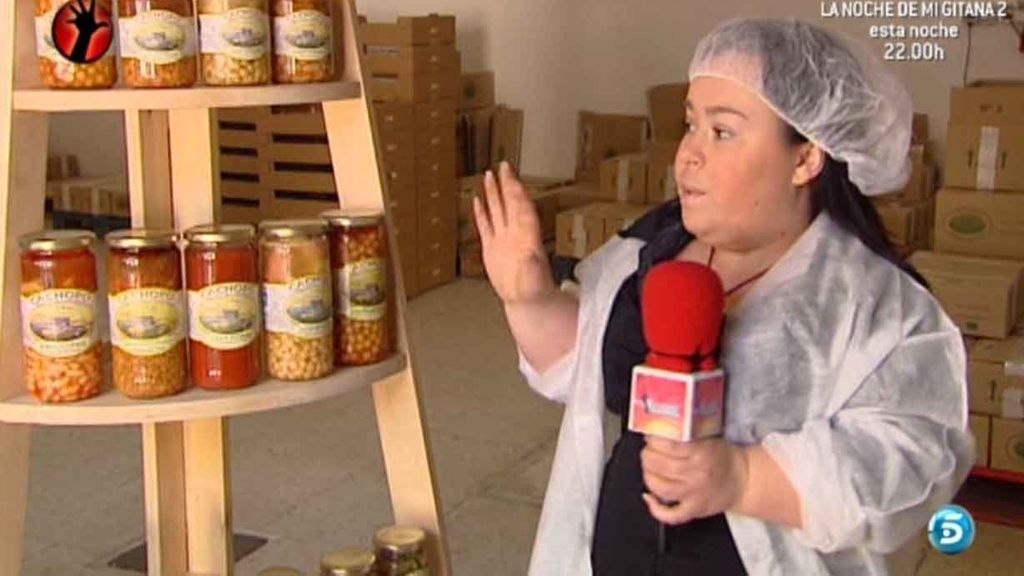 ¡Se ha metido tanto en la profesión que hasta ha conducido un tractor!