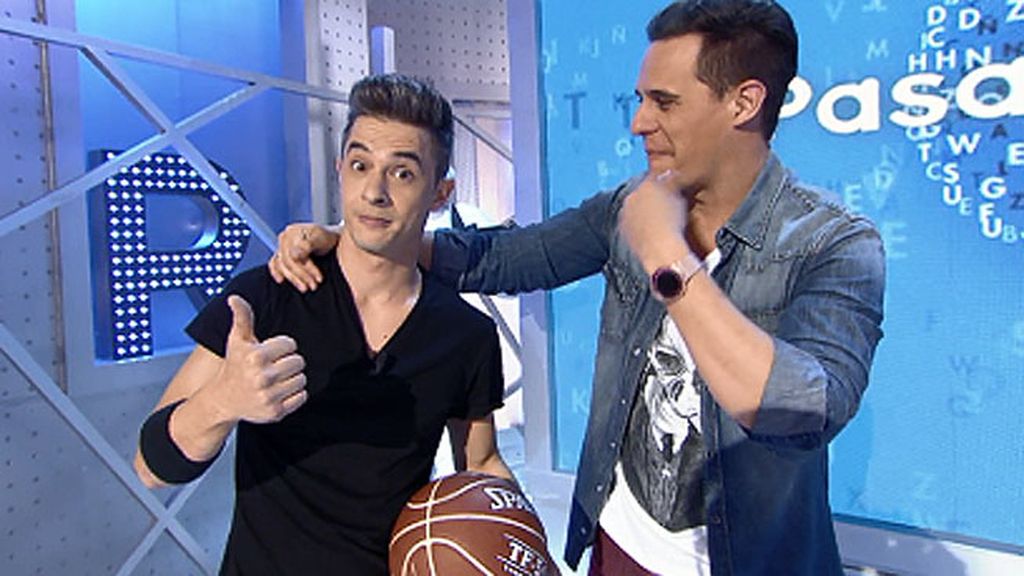 El mago Nuel Galán y un balón de baloncesto: un truco imposible