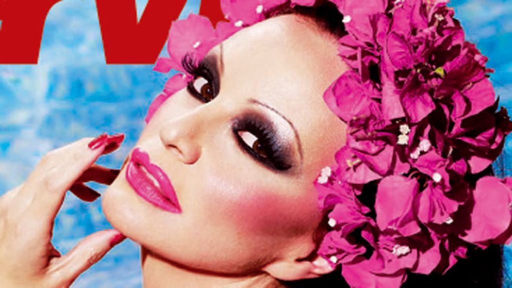 La cantante posa en un especial de 16 páginas