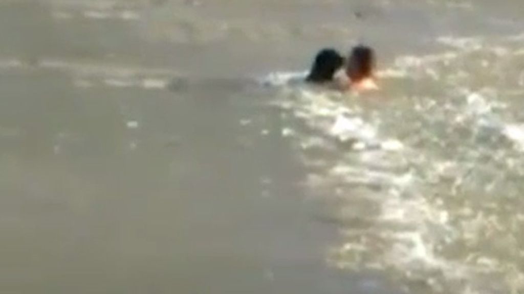 Un joven ruso atraviesa un lago helado para salvar a su perro