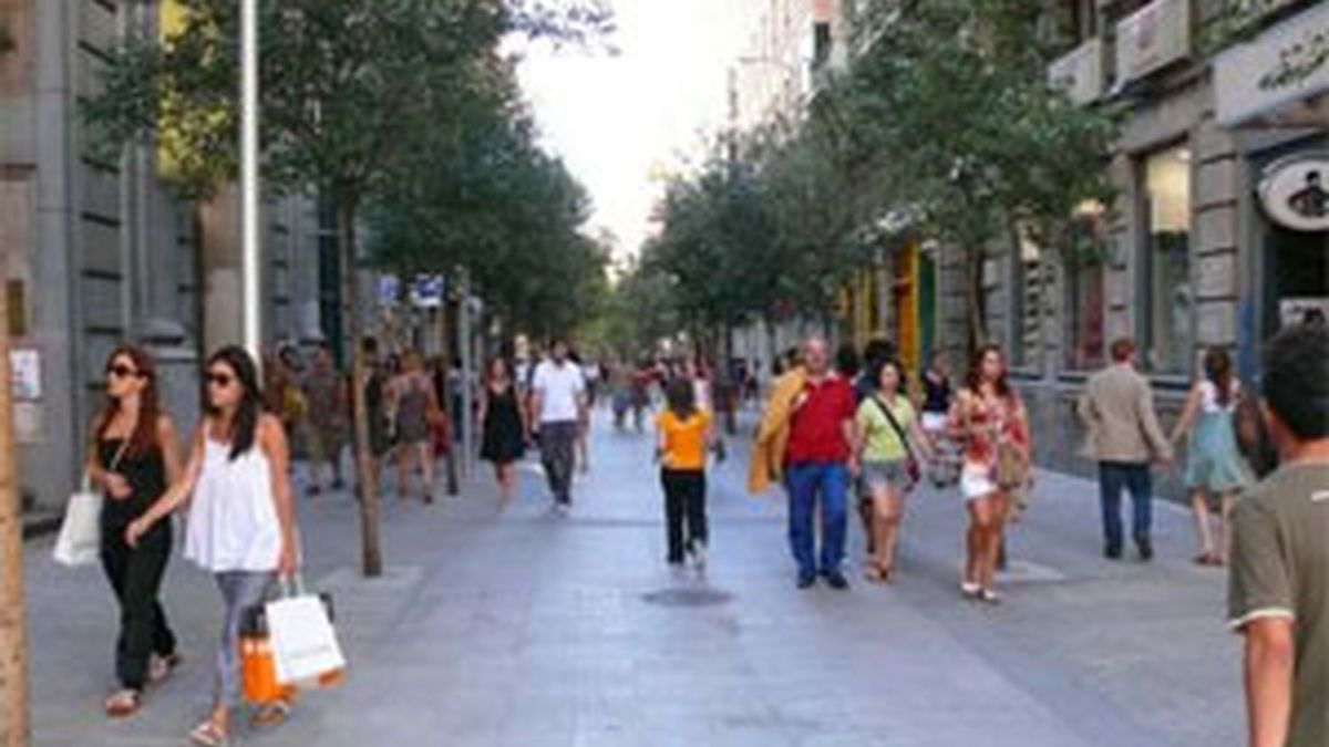 El niño estaba encerrado un un balcón en la calle de Fuencarral (Madrid).