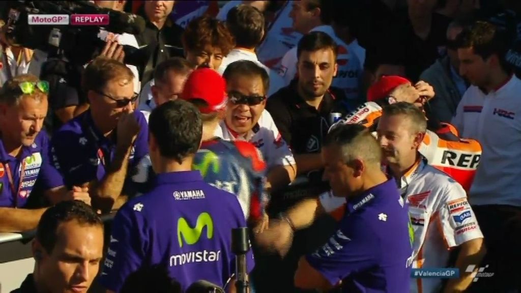 El buen (y sano) rollo entre Jorge Lorenzo y el equipo de Marc Márquez en Cheste